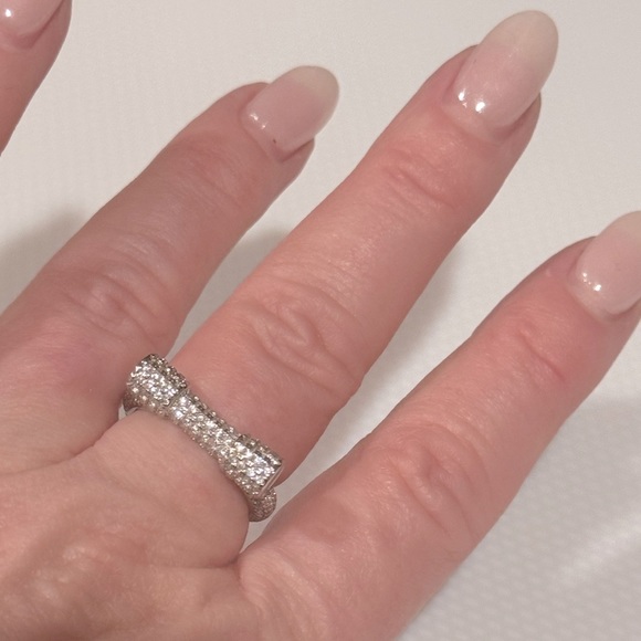 Stunning Crystal Encrusted Barbell Statement Ring - Picture 2 of 6